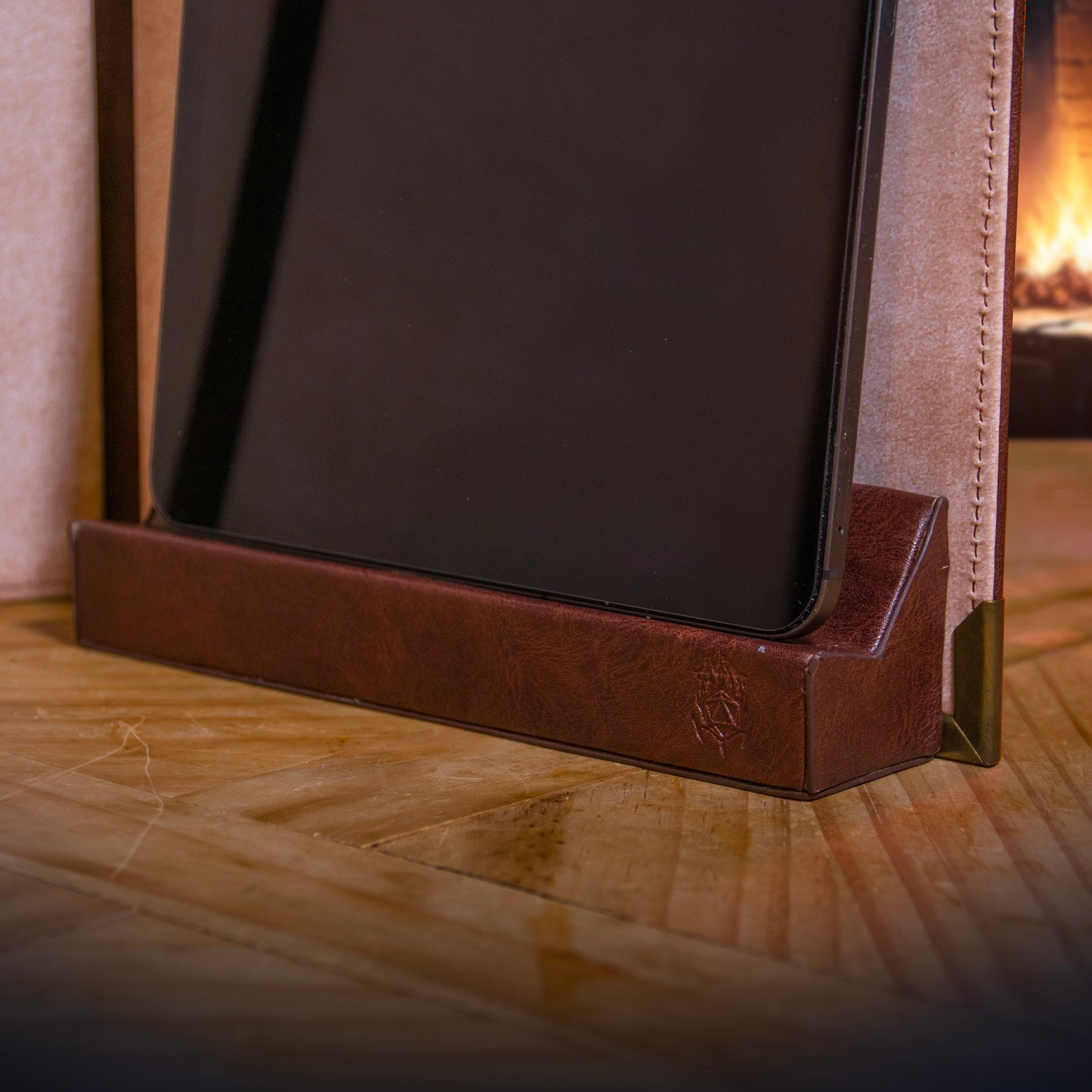 Magnetic Tablet Holder - Digital Display Mount for Game Master Screen & D&D Tools