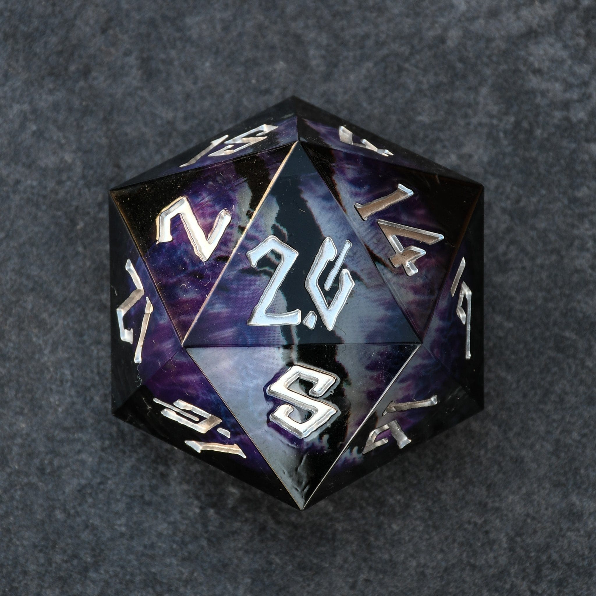Misty Mountain Gaming Liquid Core Enchanted Dragon (Black/Silver) Liquid Core 30mm D20