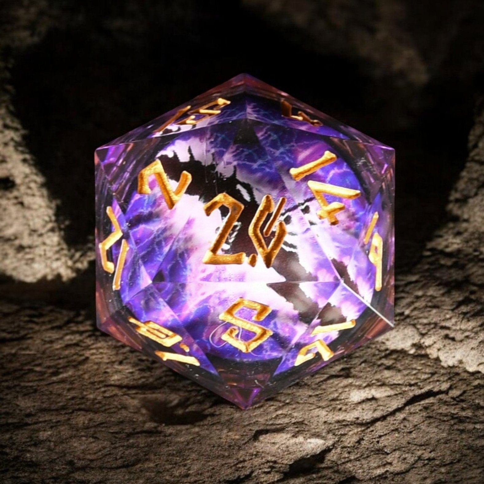 Misty Mountain Gaming Liquid Core Enchanted Dragon Eye (Purple/Gold) Liquid Core 50mm D20