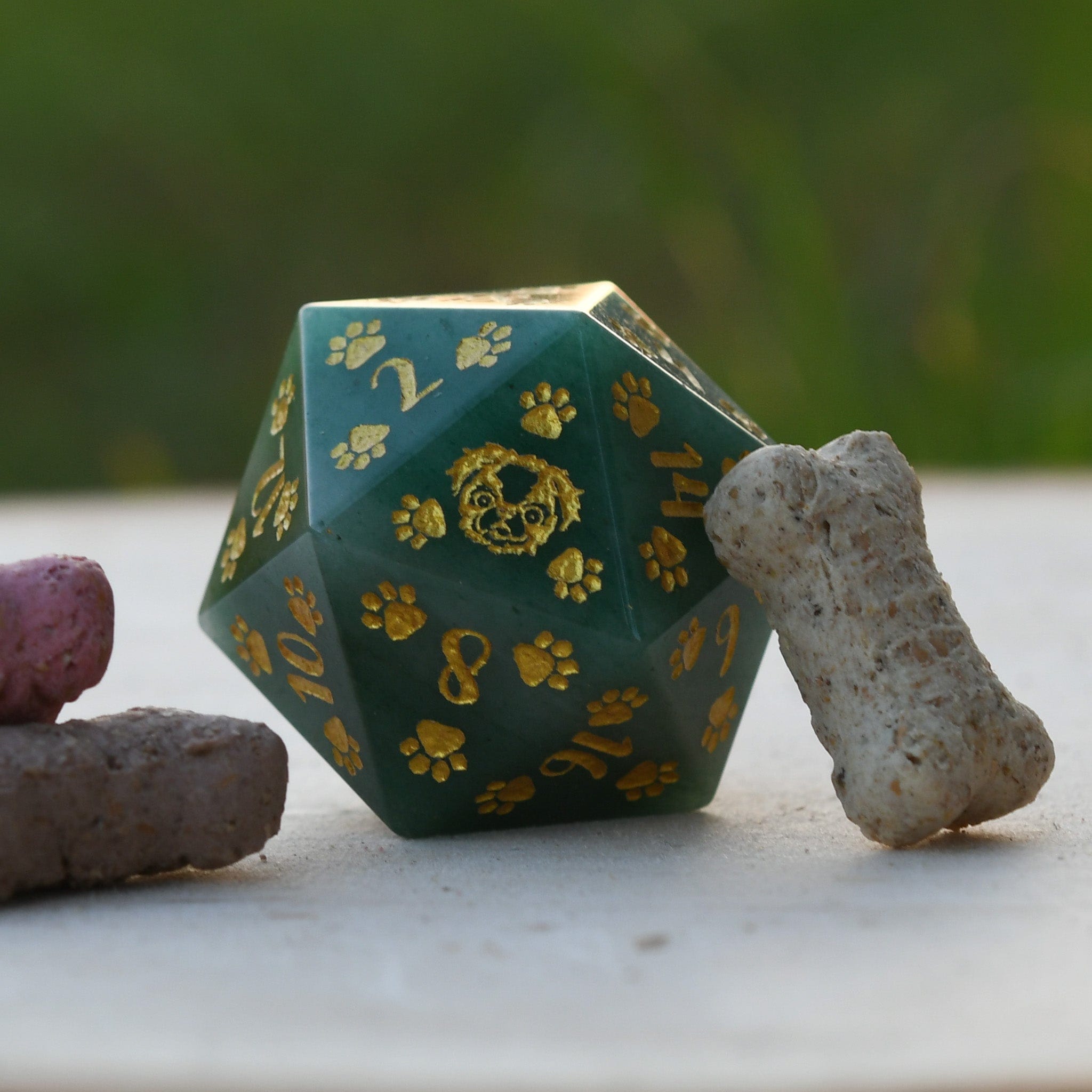 Misty Mountain Gaming DICE Japanese Chin Puppy Paws Aventurine 30mm D20