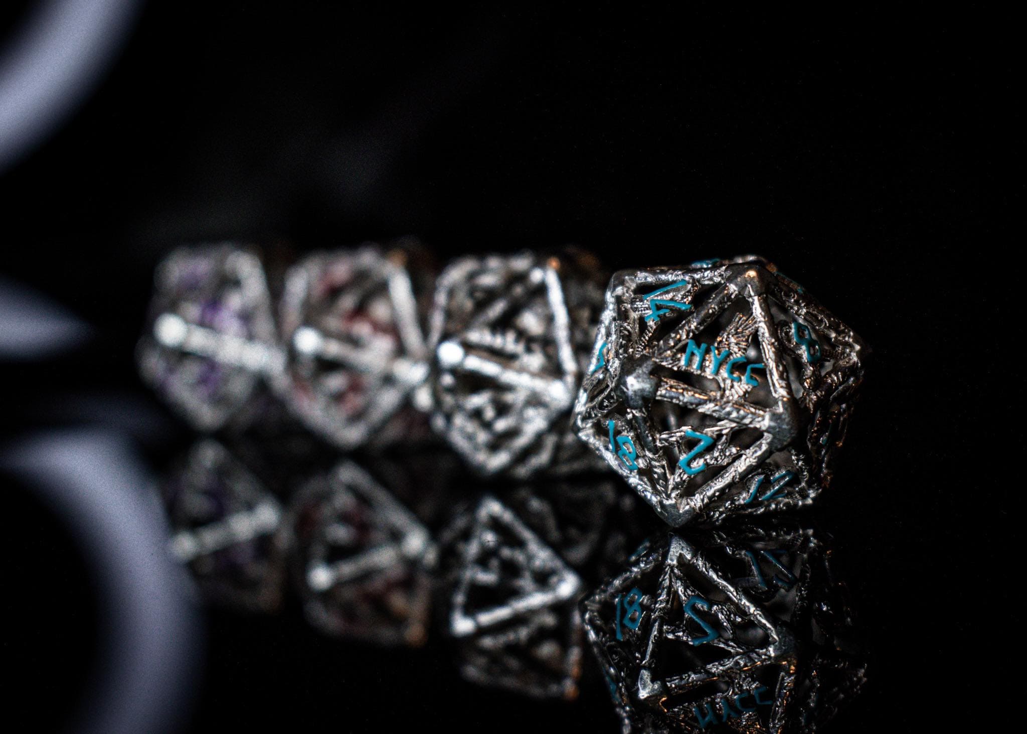 Misty Mountain Gaming hollow NYCC Exclusive Sterling Silver Dice Set - Blue