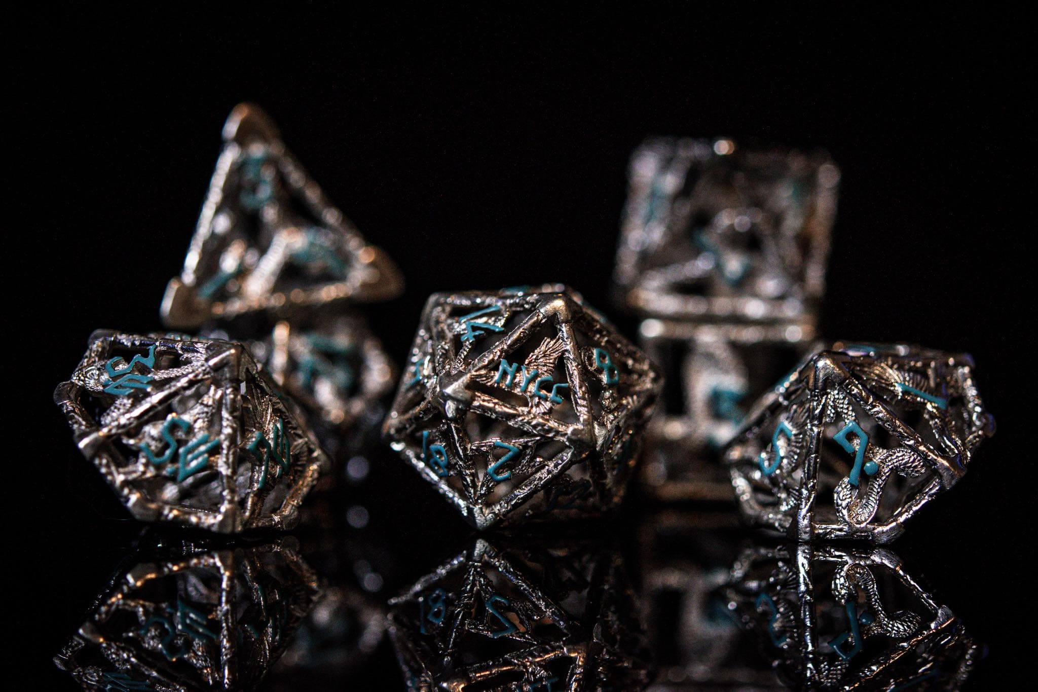 Misty Mountain Gaming hollow NYCC Exclusive Sterling Silver Dice Set - Blue