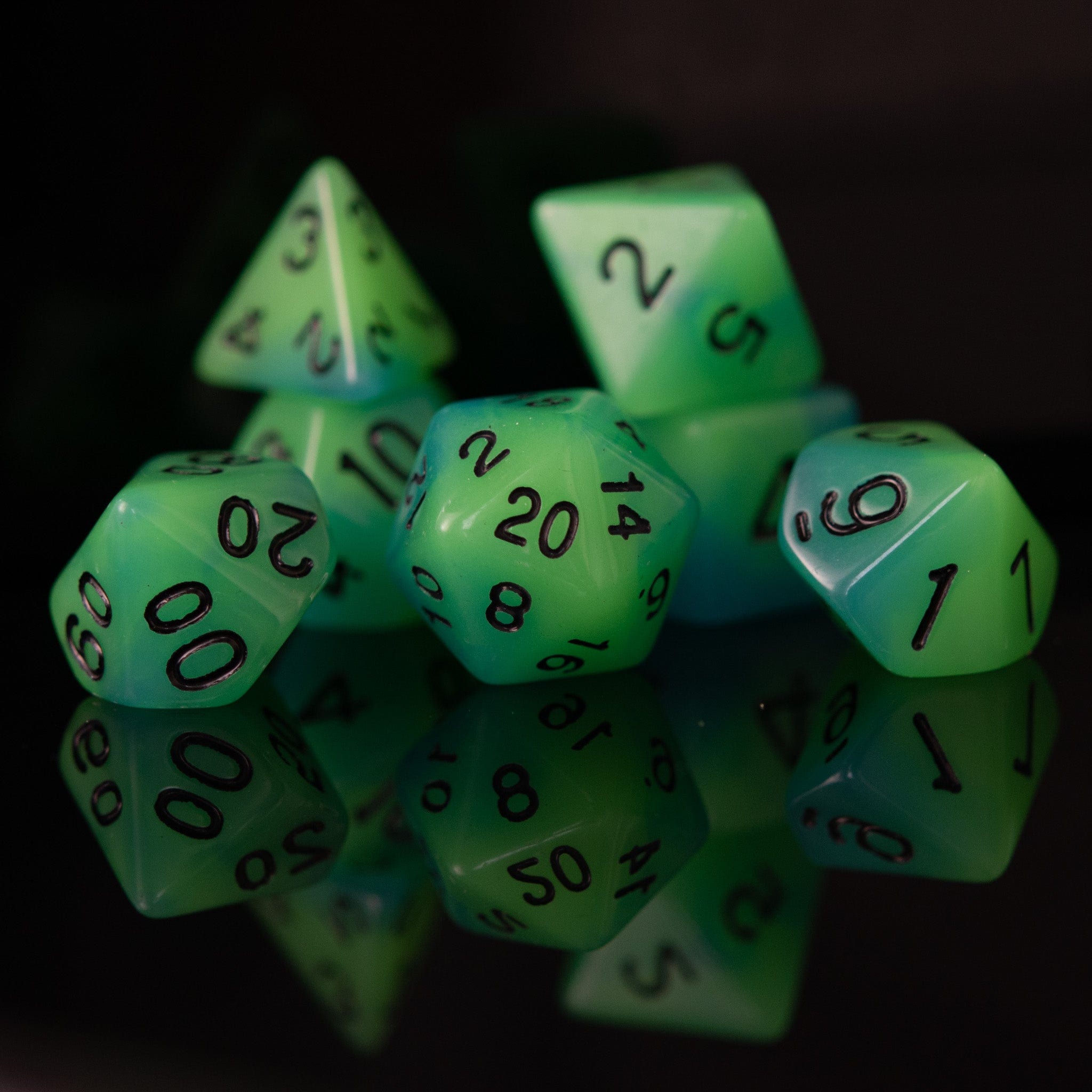 Misty Mountain Gaming Acrylic Dice Blue Lagoon Cocktail Acrylic Dice Set