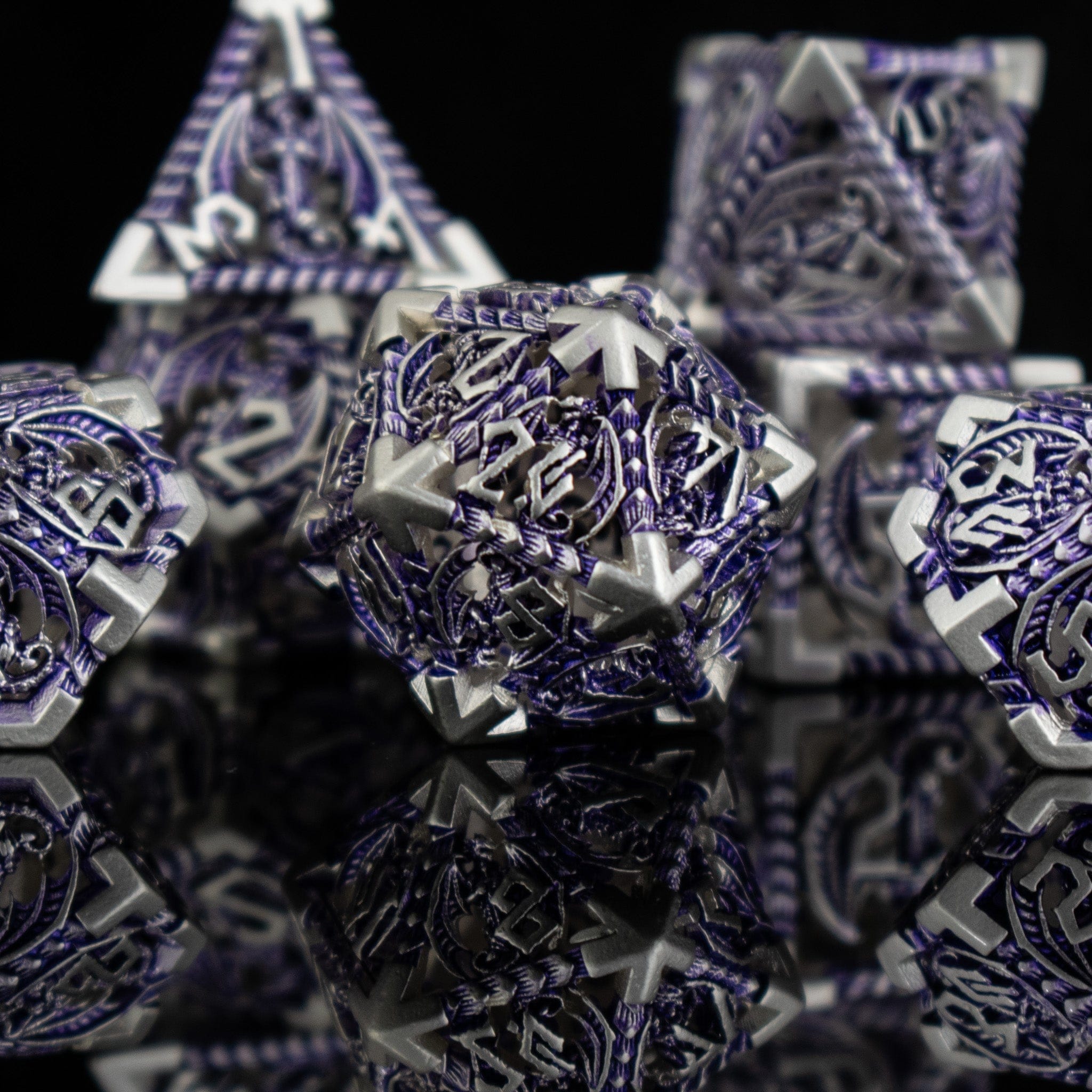 Misty Mountain Gaming hollow Dragonguard Hollow Metal Dice Set - Purple and Silver