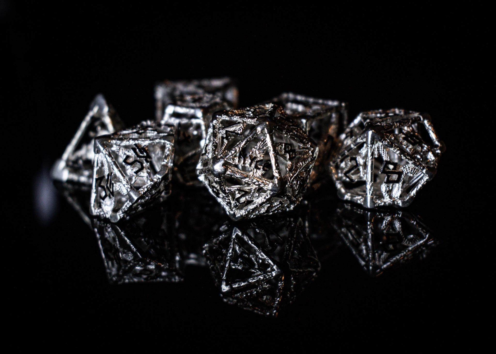 Misty Mountain Gaming hollow NYCC Exclusive Sterling Silver Dice Set - Black