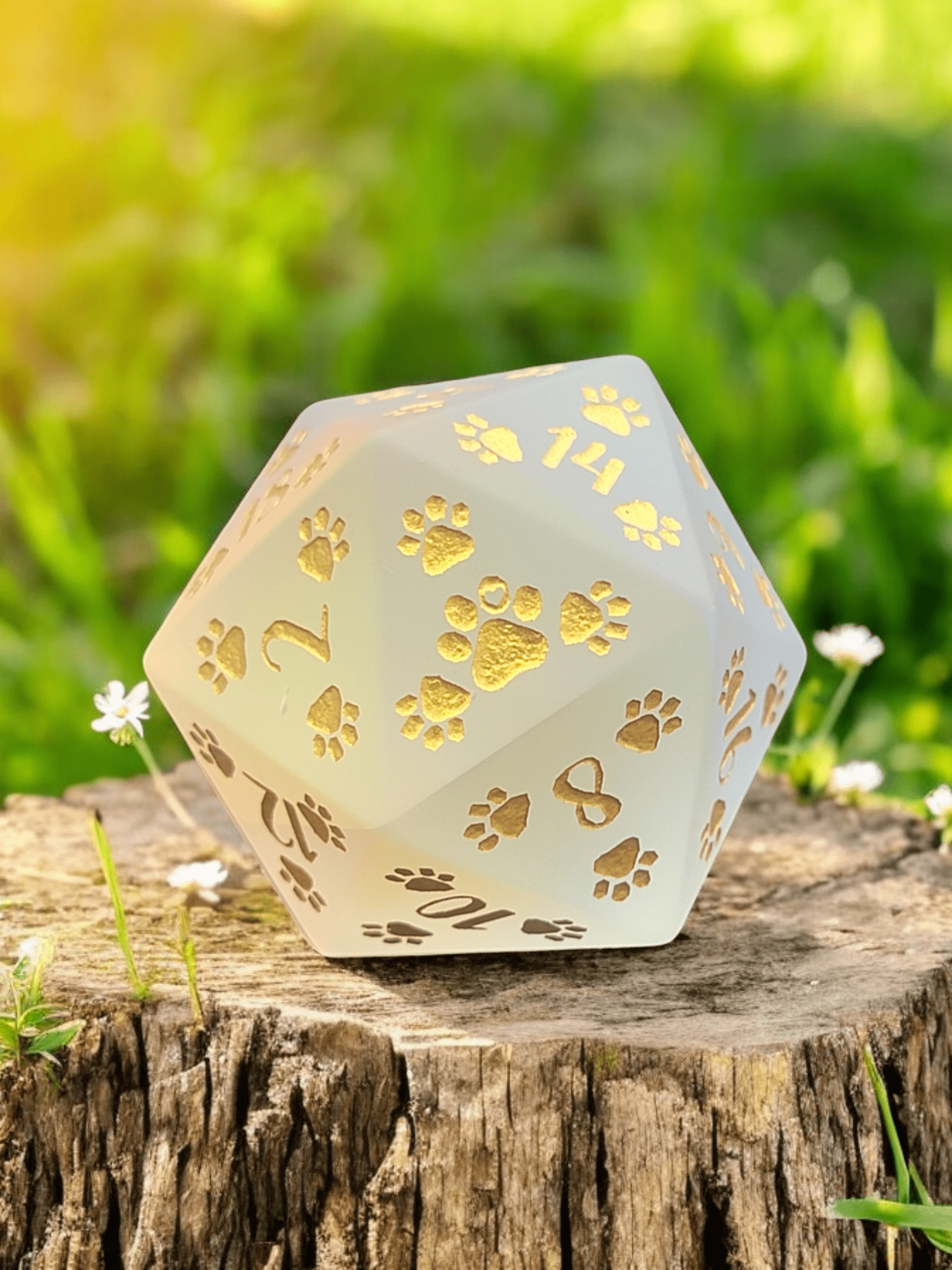 Misty Mountain Gaming DICE Puppy Paws Frosted Prism 30mm D20