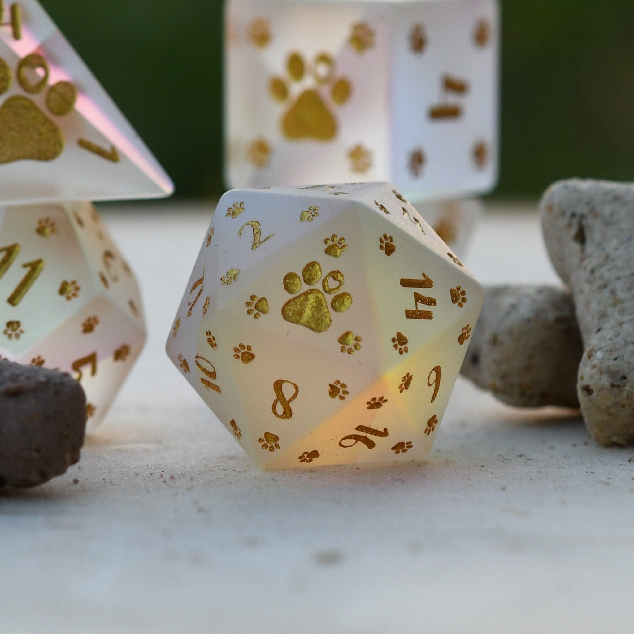 Misty Mountain Gaming DICE Puppy Paws Frosted Prism Glass Dice Set