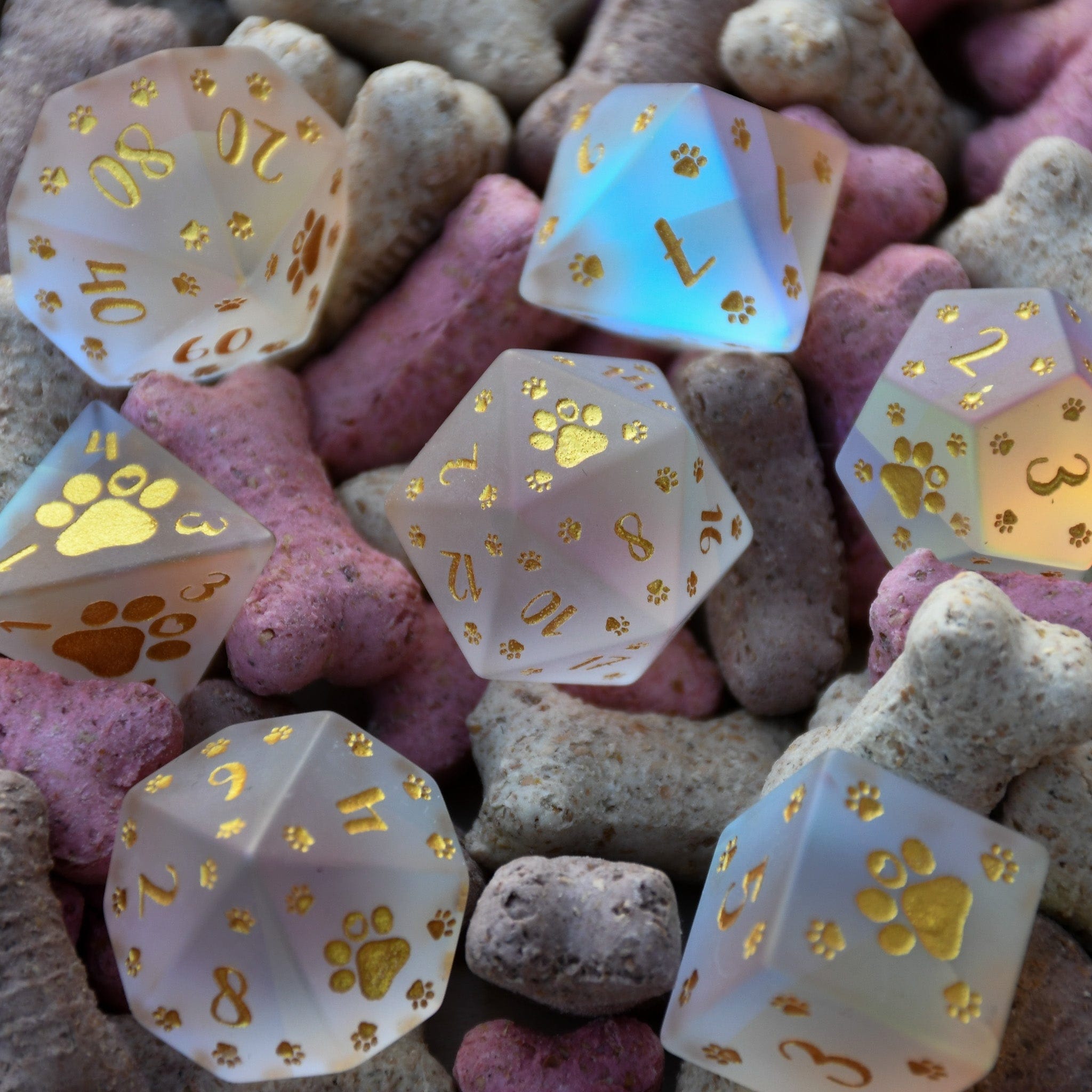 Misty Mountain Gaming DICE Puppy Paws Frosted Prism Glass Dice Set