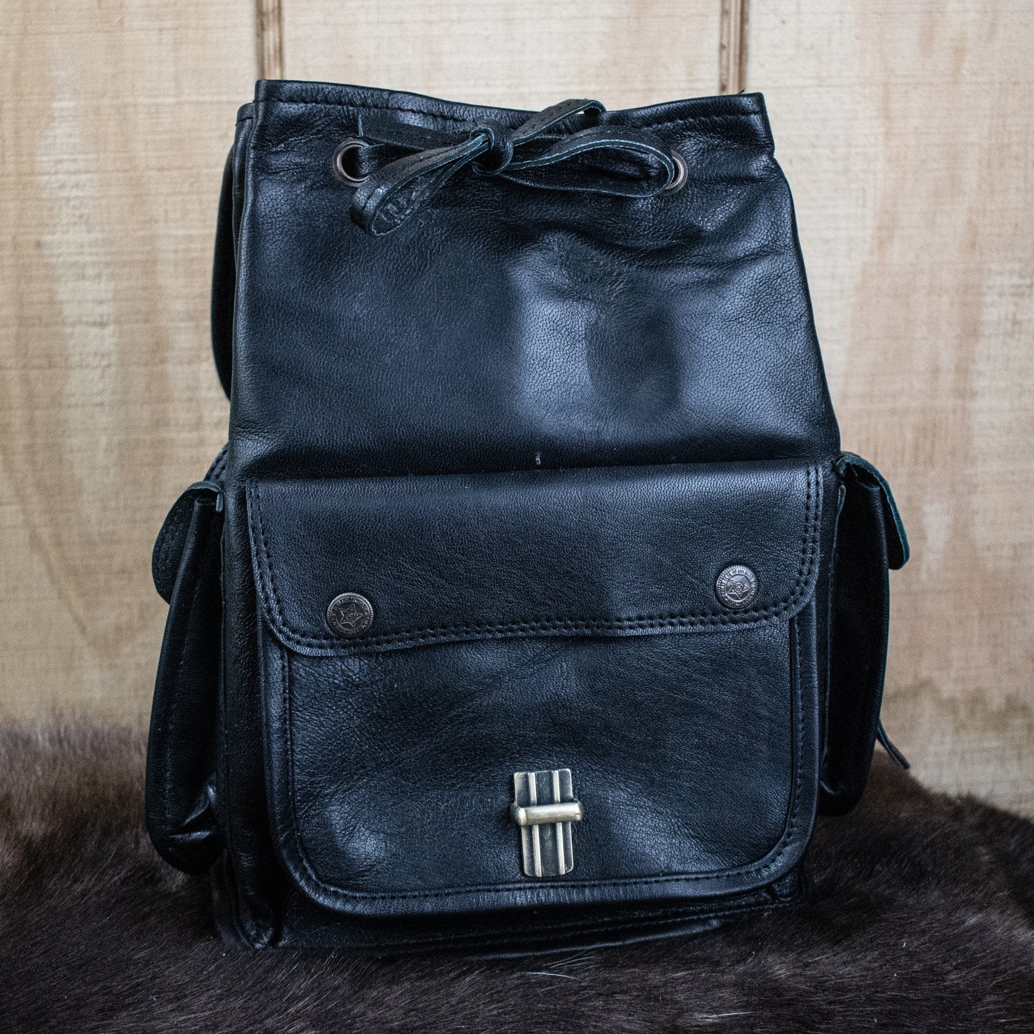 Misty Mountain Gaming leather bag "The Cottage" Leather Mini Backpack - Black