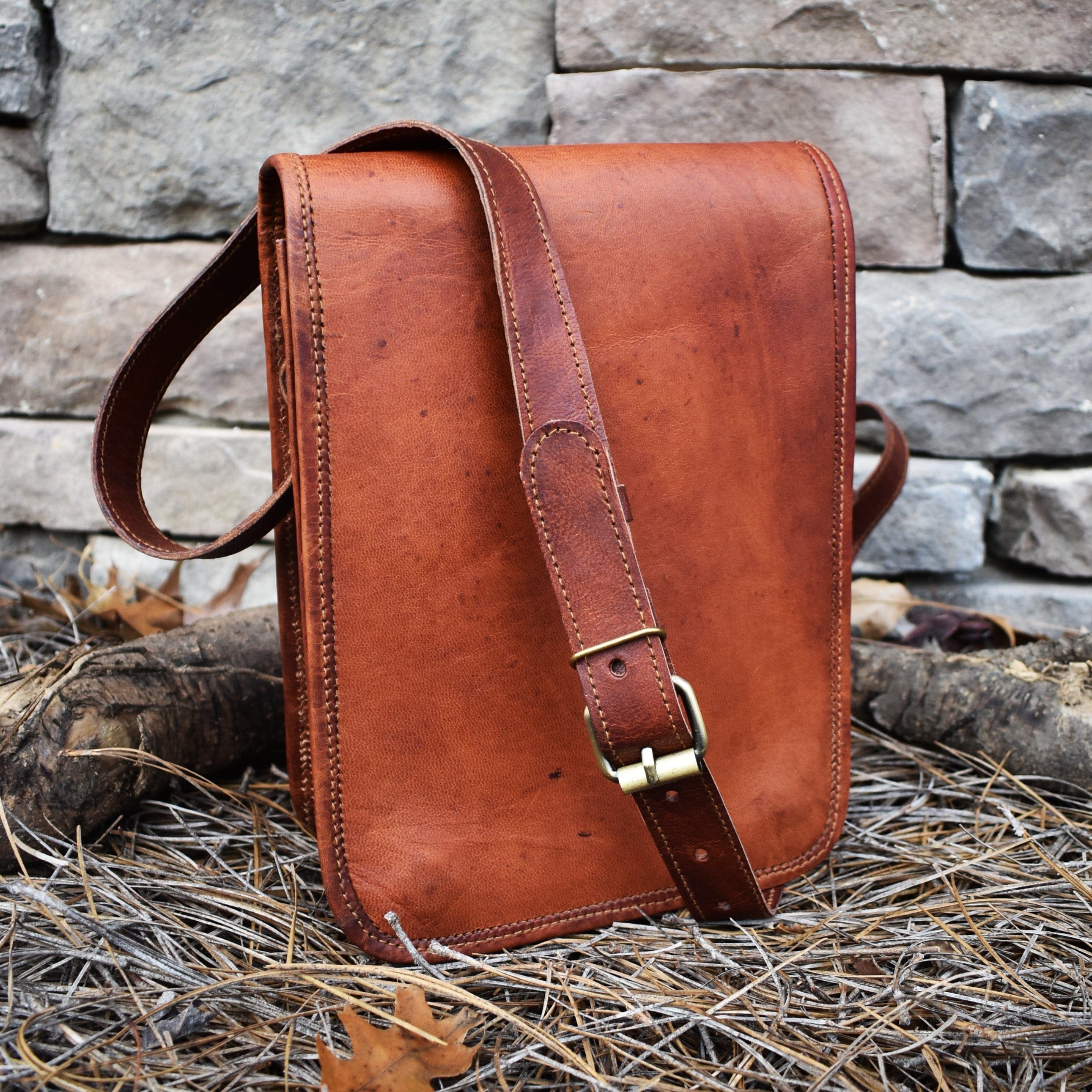 Misty Mountain Gaming leather bag The Pathfinder Leather Flap Satchel - Medium
