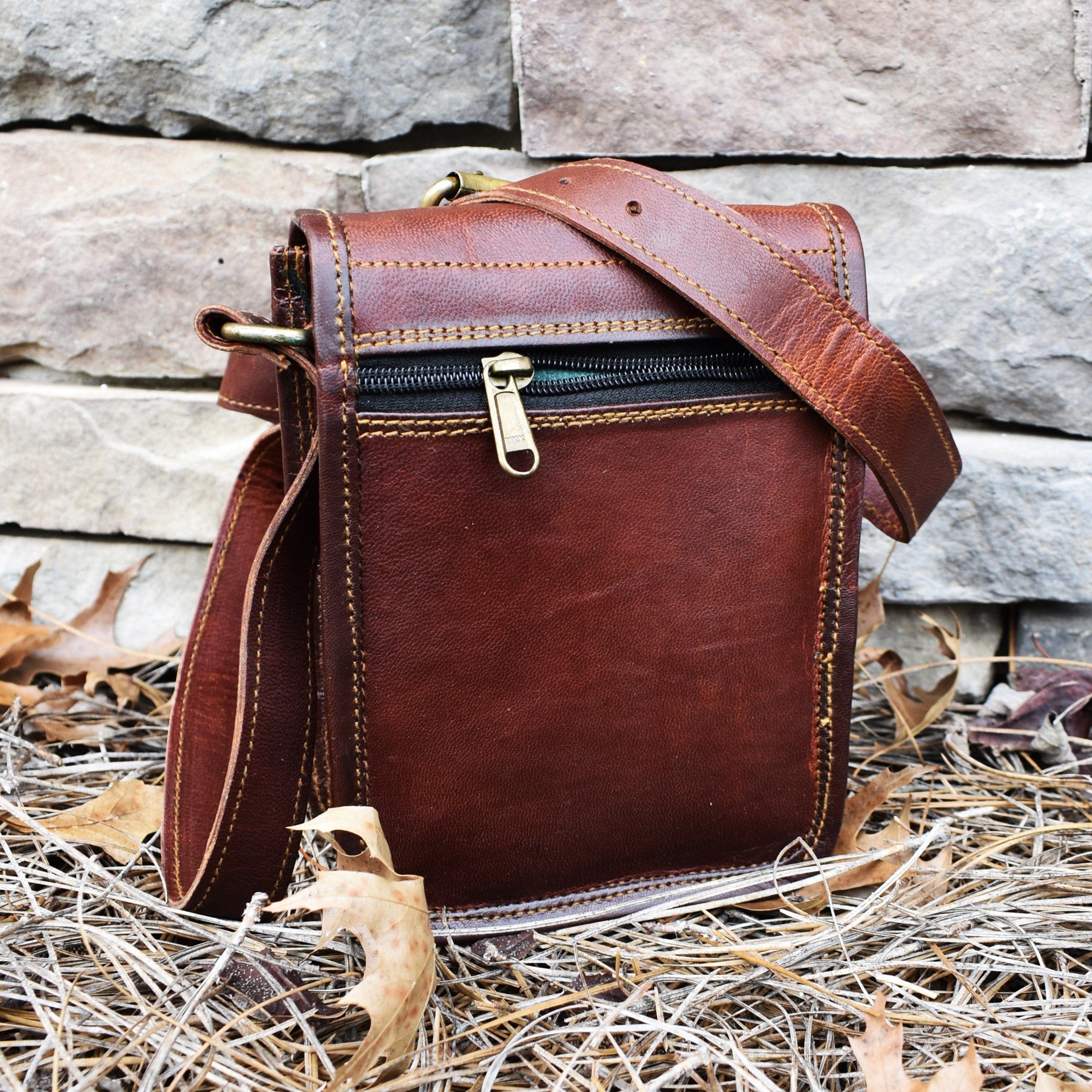 Misty Mountain Gaming leather bag The Pathfinder Leather Flap Satchel - Small
