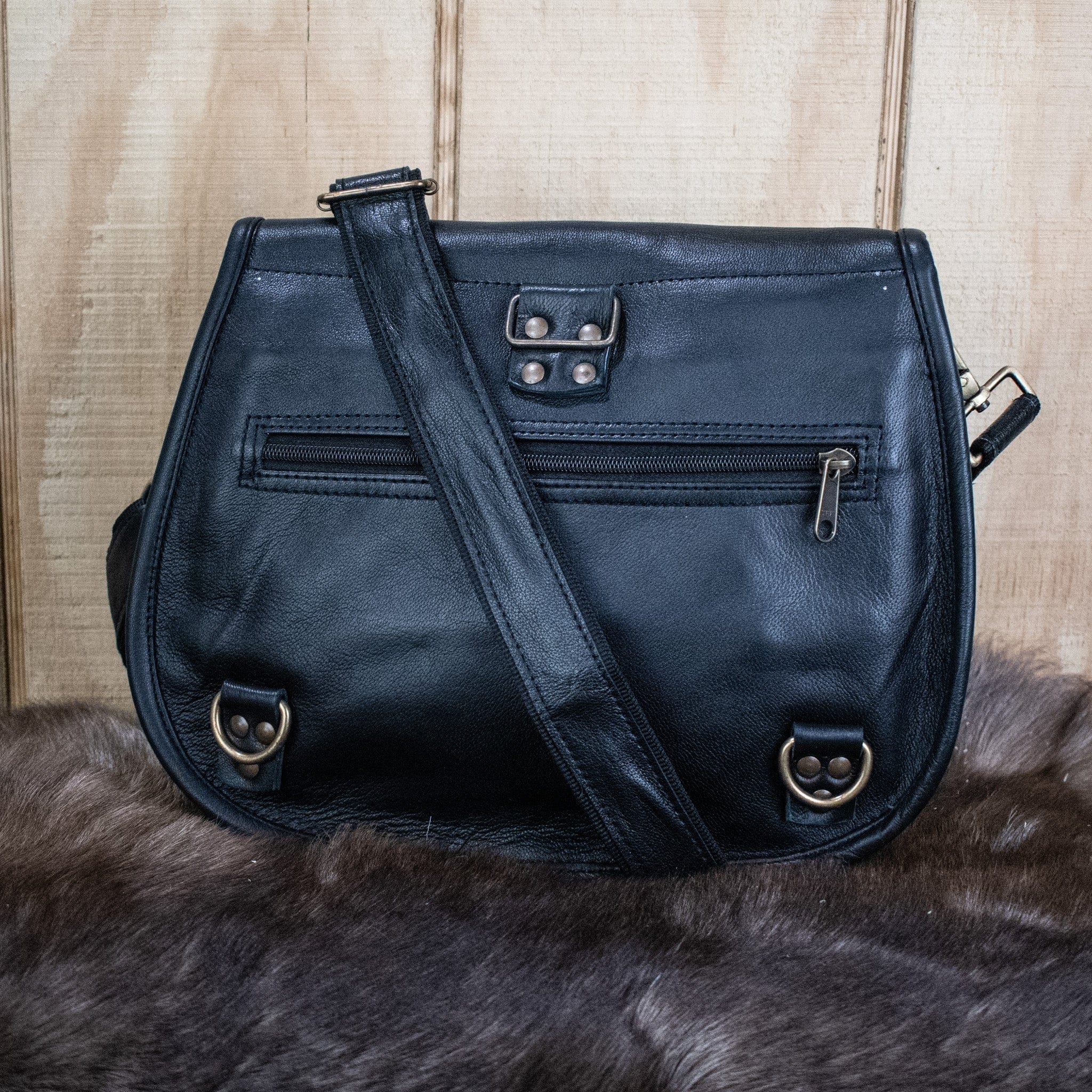 Misty Mountain Gaming leather bag "The Rogue" Leather Satchel - Medium (Black)
