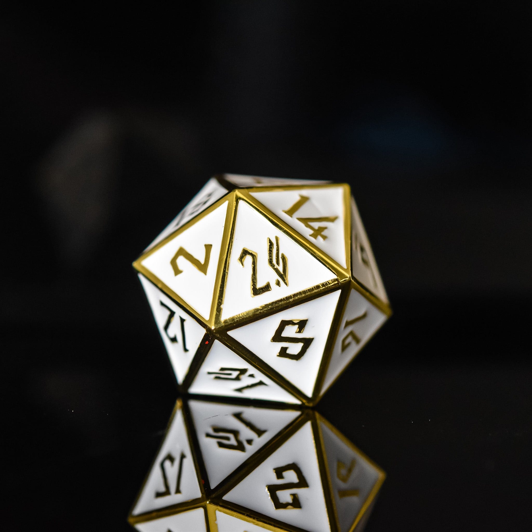 Misty Mountain Gaming Large D20s White and Gold Metal 35mm D20